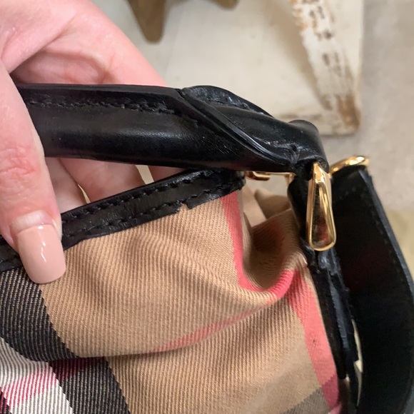 ♥️AUTHENTIC BURBERRY♥️ medium to large size - Picture 13 of 16